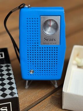 👀Vintage NOS Sears Solid State Blue Transistor Radio Box Headset TESTED WORKS!